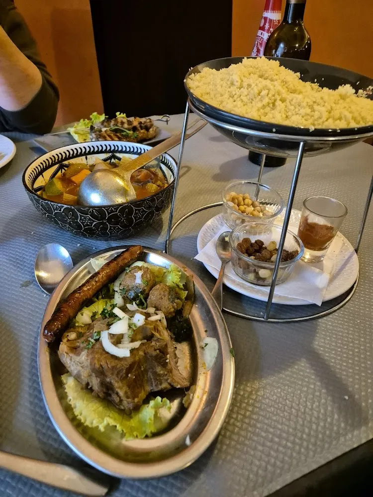 Couscous Met Schapenvlees Merguez En Gehaktballetjes